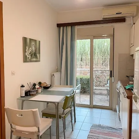 Mpoza Appartments * Patras