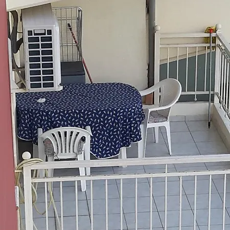 Mpoza Appartments * Patras