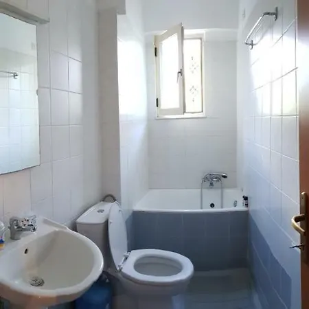 Mpoza Appartments * Patras