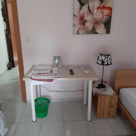 Mpoza Appartments * Patras