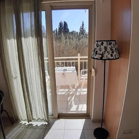 Mpoza Appartments * Patras